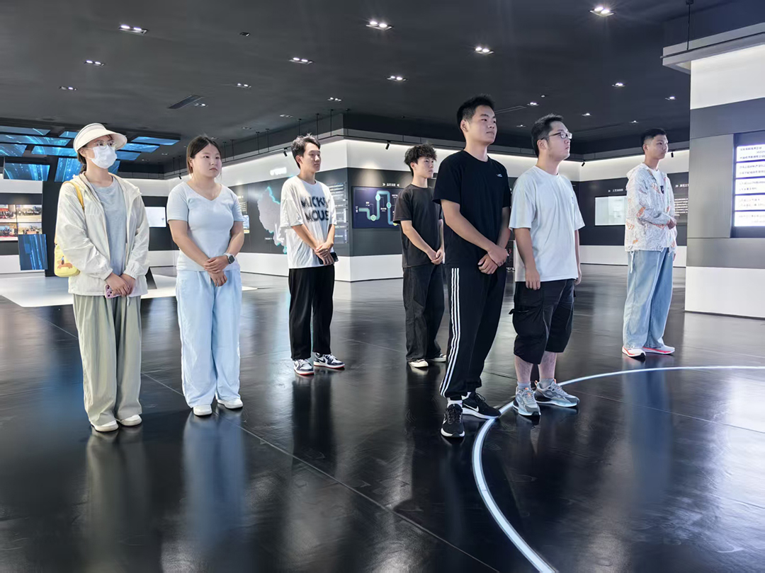 豐元股份棗莊基地“金秋筑夢(mèng)·豐元啟航”助學(xué)活動(dòng)  以企業(yè)溫度點(diǎn)亮學(xué)子未來(lái)之路